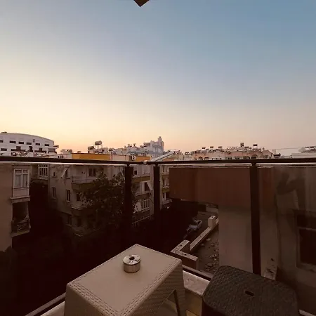 Daire 14 Laptop Desk, Tv *