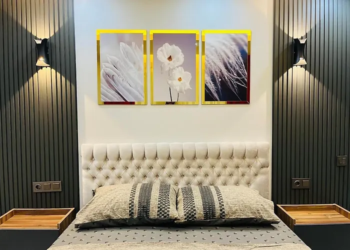 14 Laptop Desk, Tv *