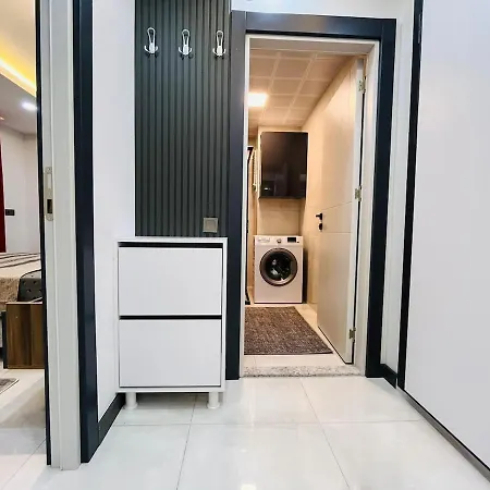 Apartman 14 Laptop Desk, Tv