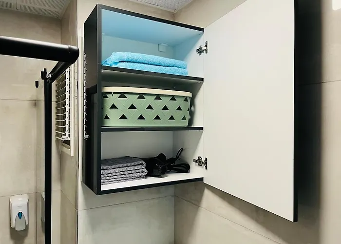 14 Laptop Desk, Tv דירה